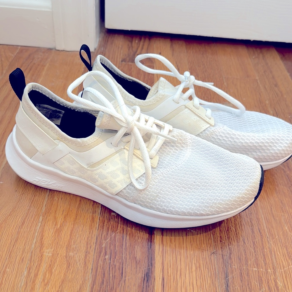 White new balance, comfort insert memory sole sneakers